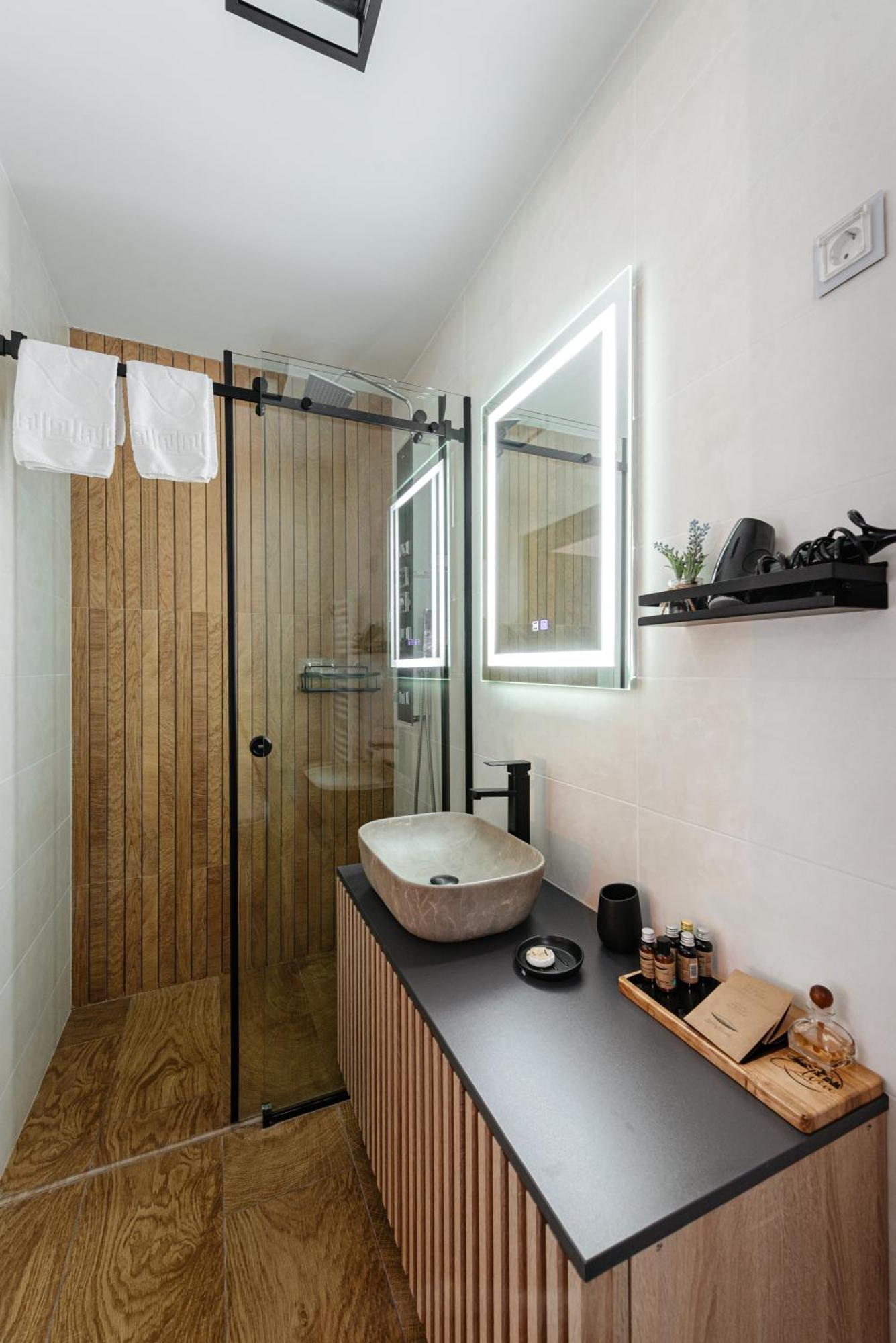 Elviu Guesthouse Lacu Rosu Ngoại thất bức ảnh